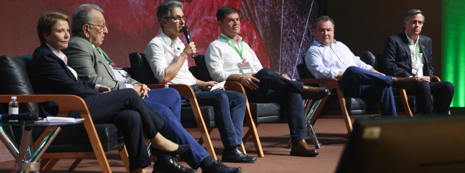 Governador de Minas Gerais participa do 1° Congresso Nacional da Carne