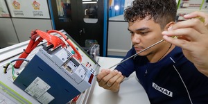 Unveil 8a21a6f614db065bb1ca2c21a5c803aede783f93e5277febbd47f37d9dbae4ca