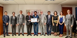 Unveil 8a21a6f614db065bb1ca2c21a5c803aede783f93e5277febbd47f37d9dbae4ca